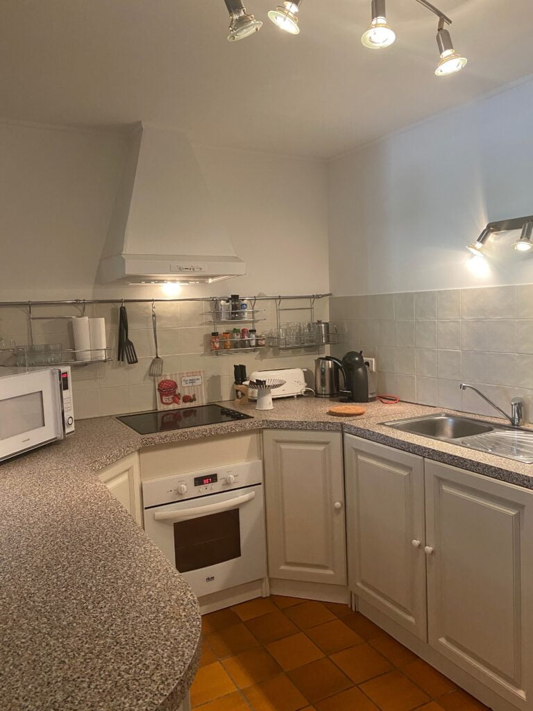 appartement location saisonniere Maussane les alpilles 13520 scaled