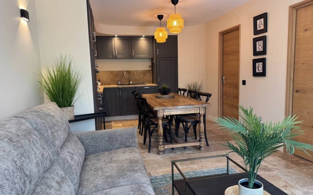 location saisonnieres location de vacances baux de provence maussane meuble de tourisme hebergem