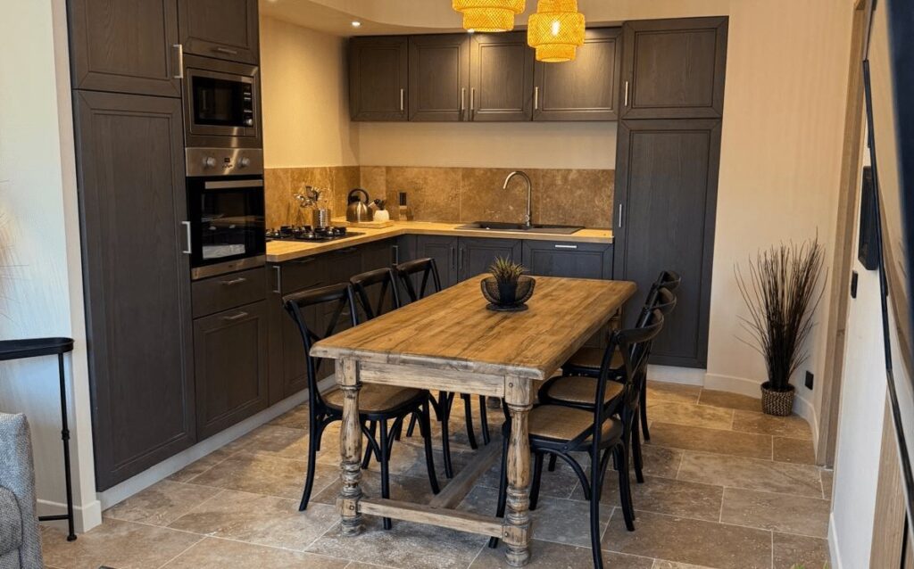 meuble de tourisme location de vacances location saisonnieres gite baux de provence hebergement