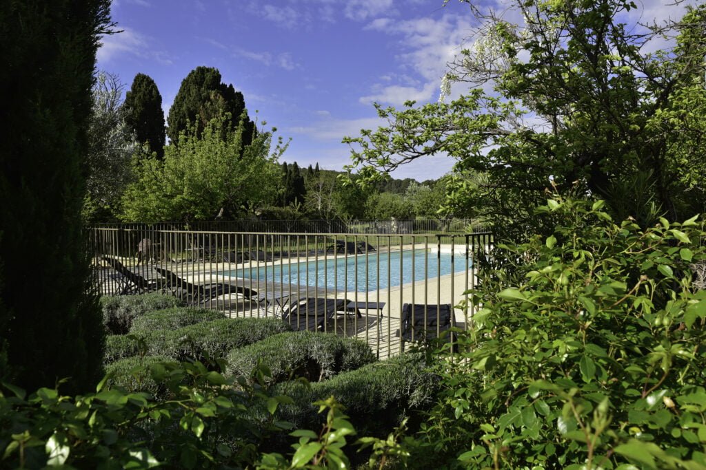 studio en location saisonniere Maussane les alpilles scaled